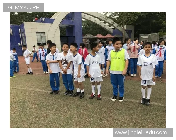 足球明星的十七岁:追逐梦想的青春岁月与成长故事